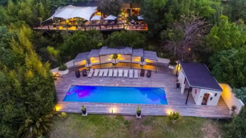 Hog Hollow Country Lodge-1